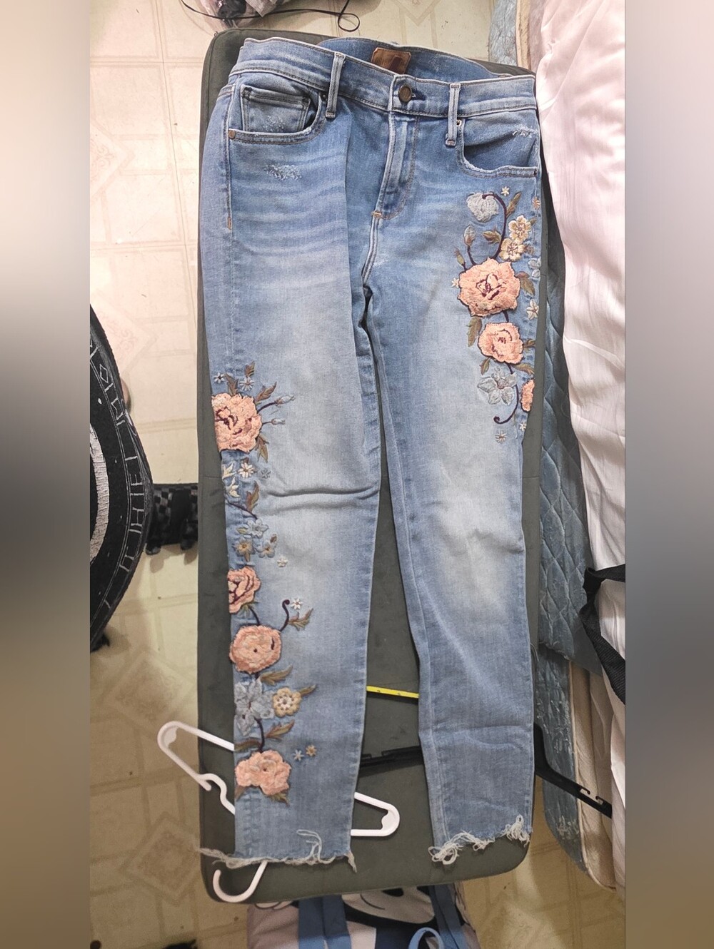 Driftwood High Rise Jackie Jeans. Embroidered, Dark Denim- Washed black Sz 27
